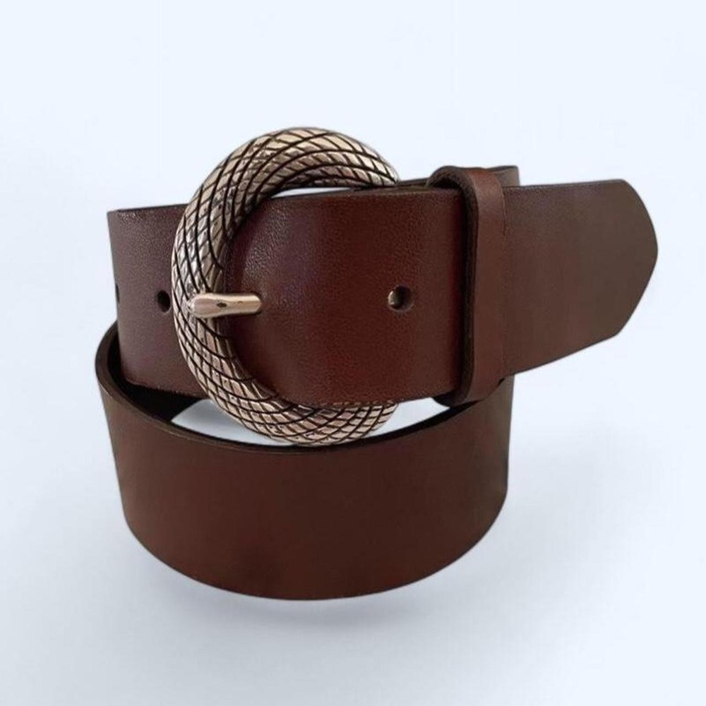 Brown leather belt with silver embossed buckle size L by‎ Ann Klein